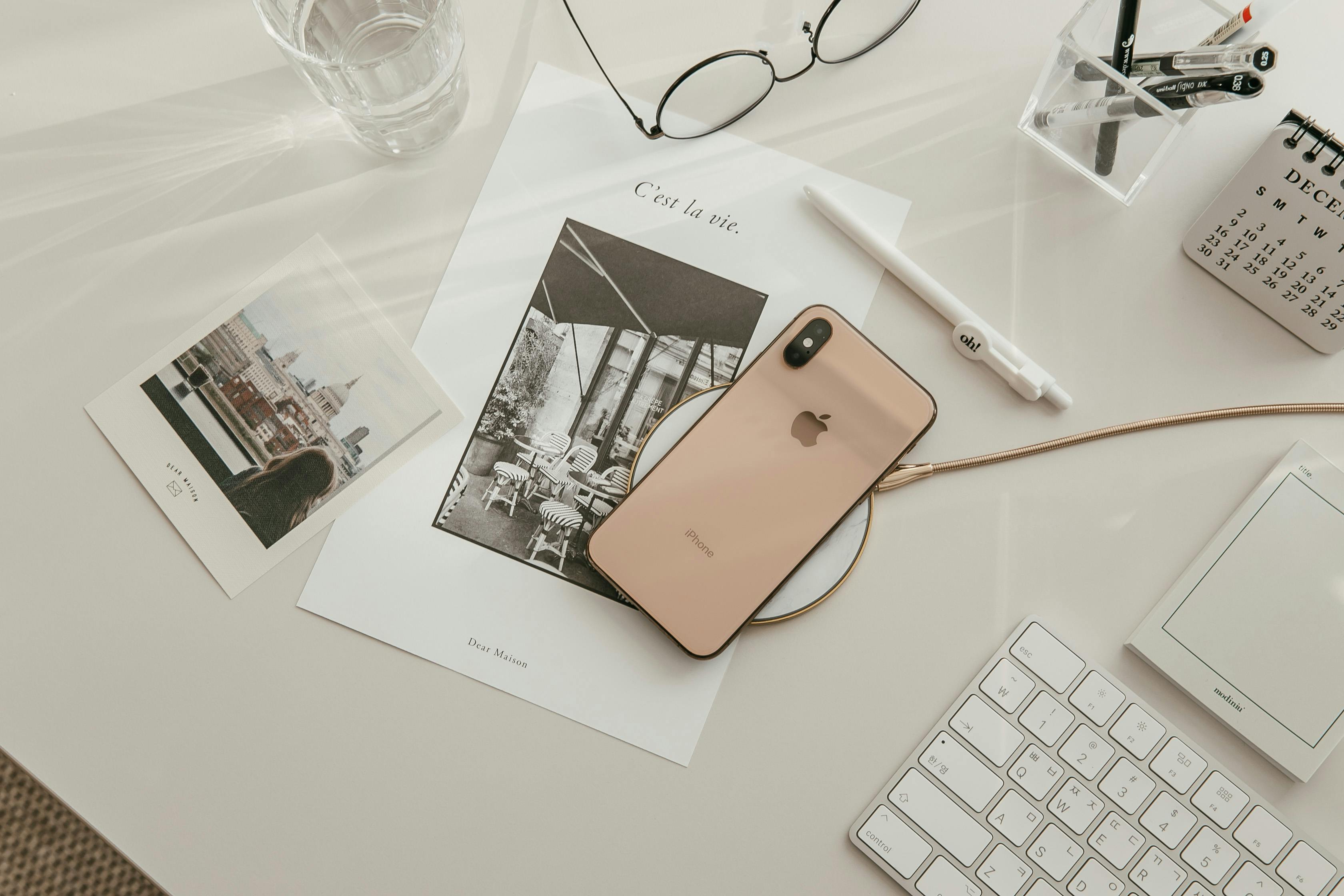 Top 5 Wireless Charging Ideas That Will Upgrade Your Desk Setup